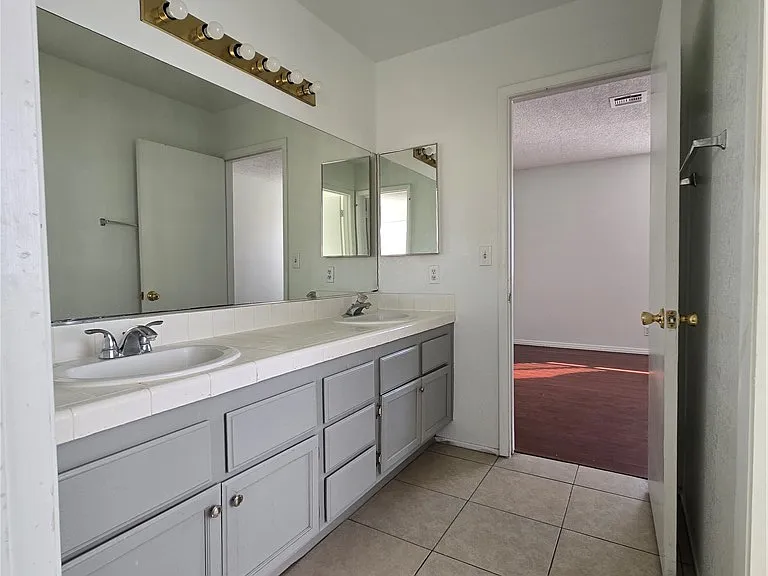 5797 Cedar Ave — Photo 32