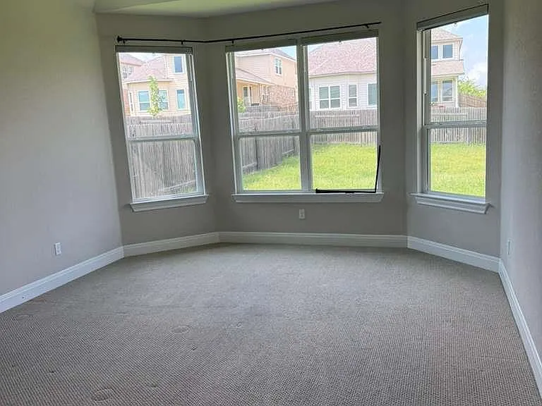 141 Seminole Dr — Photo 11