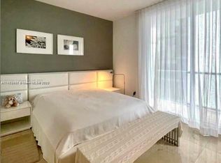 1050 Brickell Ave APT 2522, Miami, FL 33131