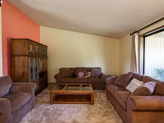 4th image of 10219 NE 9th St