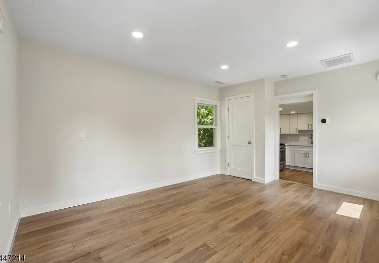 25 Alma Ave — Photo 15
