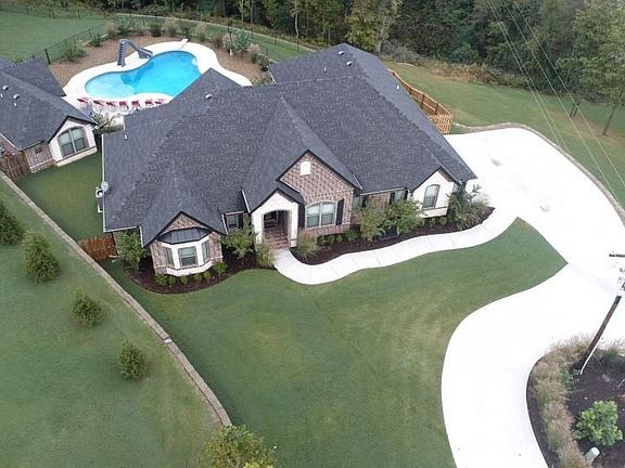 4th image of 12187 Lost Oak Dr