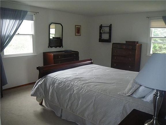 4th image of 12 Hickory Pond Dr