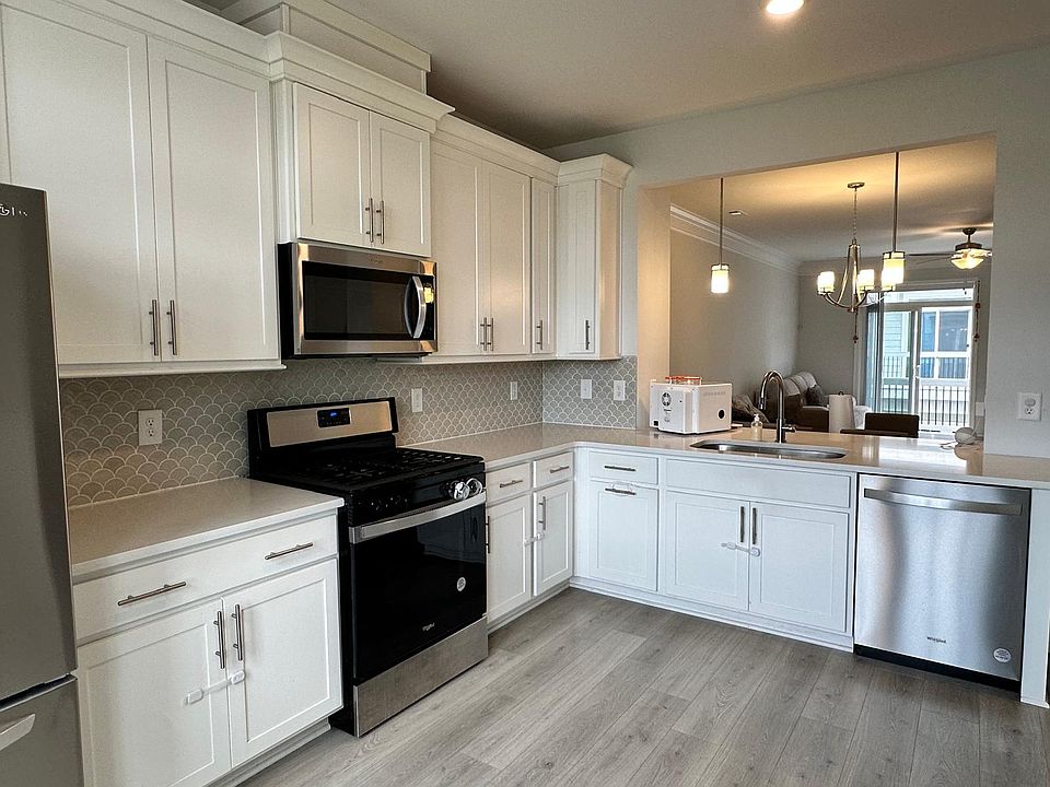 1st image of 703 Chard Ln