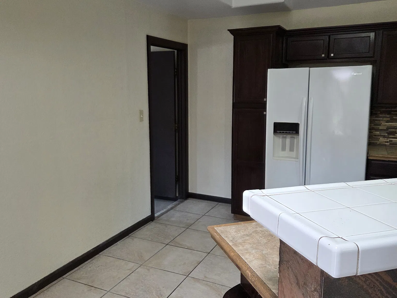 4 bed, 1872 sqft, $1,650 — Photo 2
