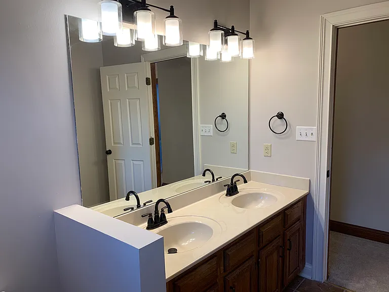 2nd floor hallway bathroom