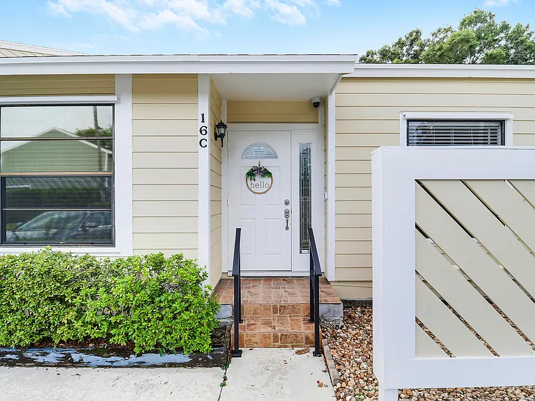 703 Stonewood Ct #16C — Photo 3