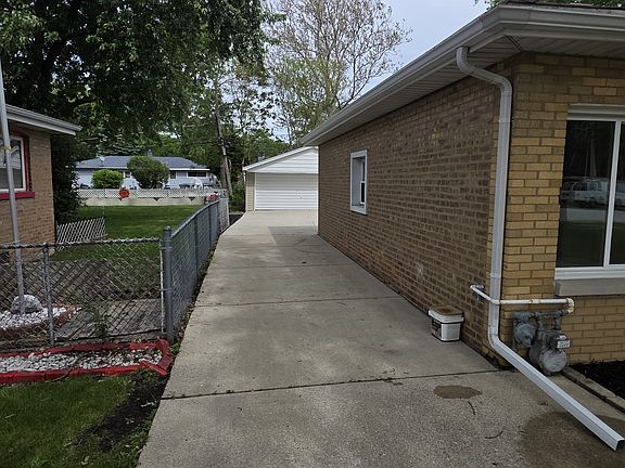 3rd image of 8867 S Mobile Ave