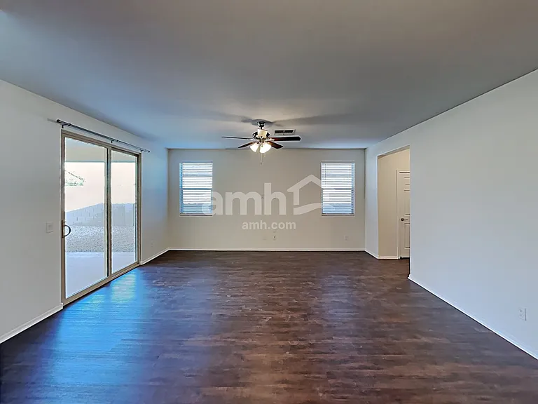 1688 E Primavera Way — Photo 3