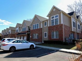 28 Hemlock Ln, Tenafly, NJ 07670