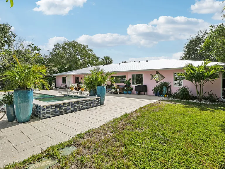 613 Buttonwood Dr — Photo 44