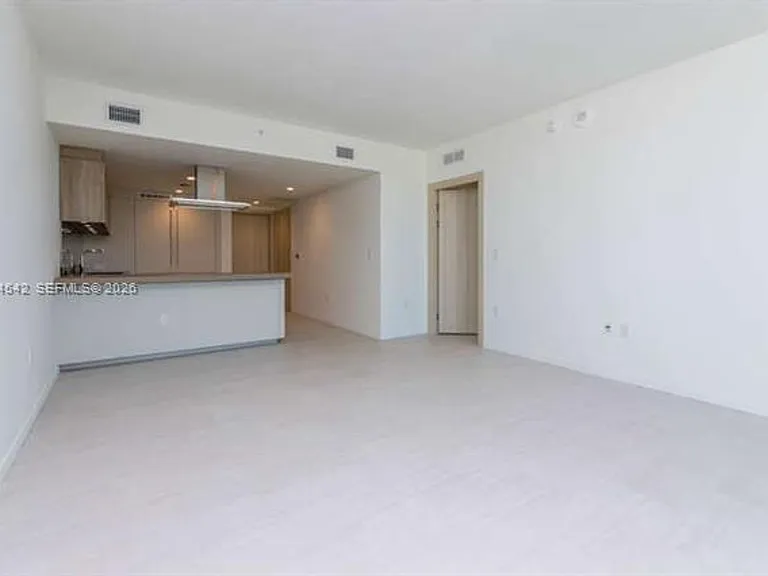 1000 Brickell Plz #CU-4104 — Photo 31