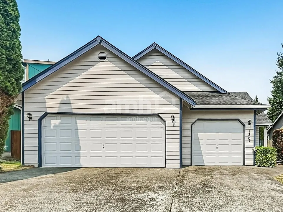 1307 187th Street Ct E