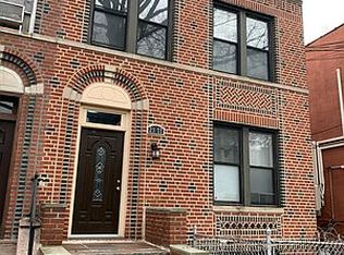 23-77 28th St #2R, Astoria, NY 11105