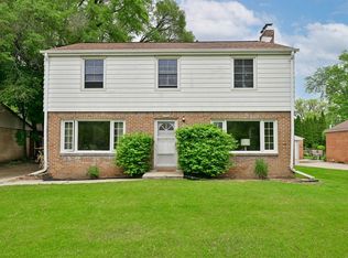 10560 W Grantosa Dr, Wauwatosa, WI 53222