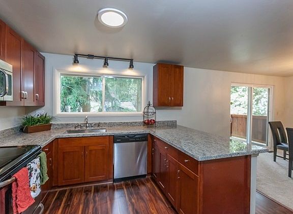 3rd image of 16524 NE 27th Pl