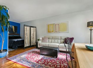 185 Stephen Dr #101, Toronto, ON M8Y3N5