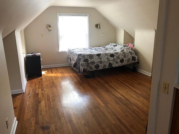 4th image of 1354 Greenwood Ave