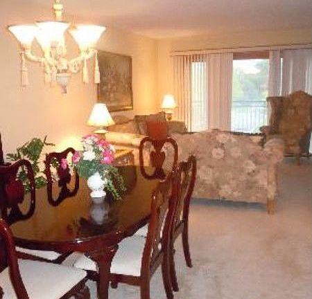5th image of 5555 N Cumberland Ave Unit 404