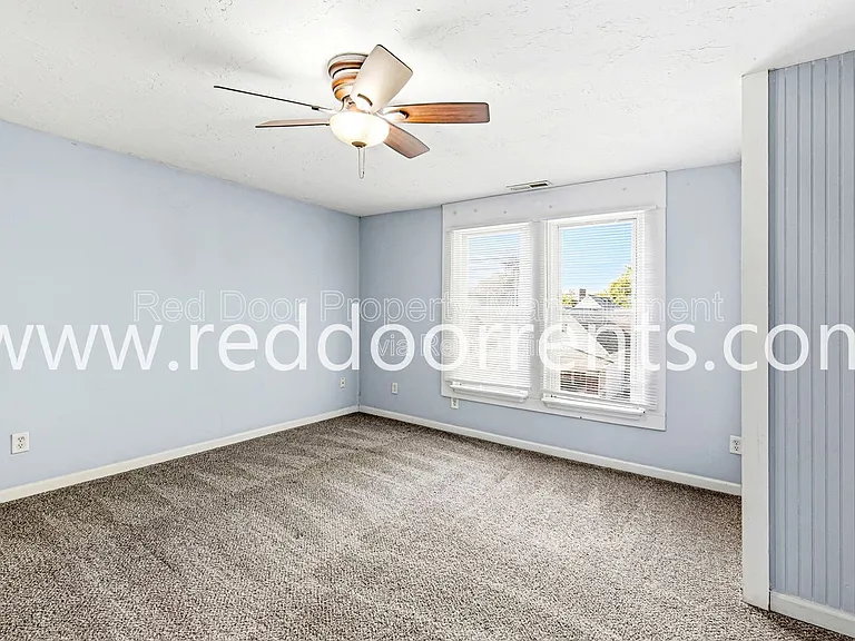 736 E Morris St — Photo 17