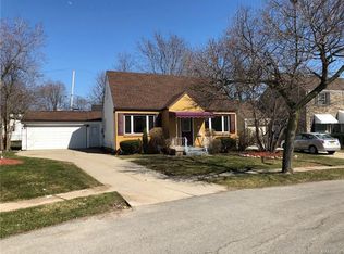 56 Meaford Rd, Cheektowaga, NY 14215