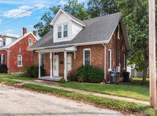 306 Walnut St, Waterloo, IL 62298