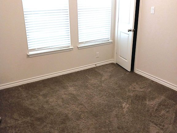 5th image of 405 Fairy Duster Dr