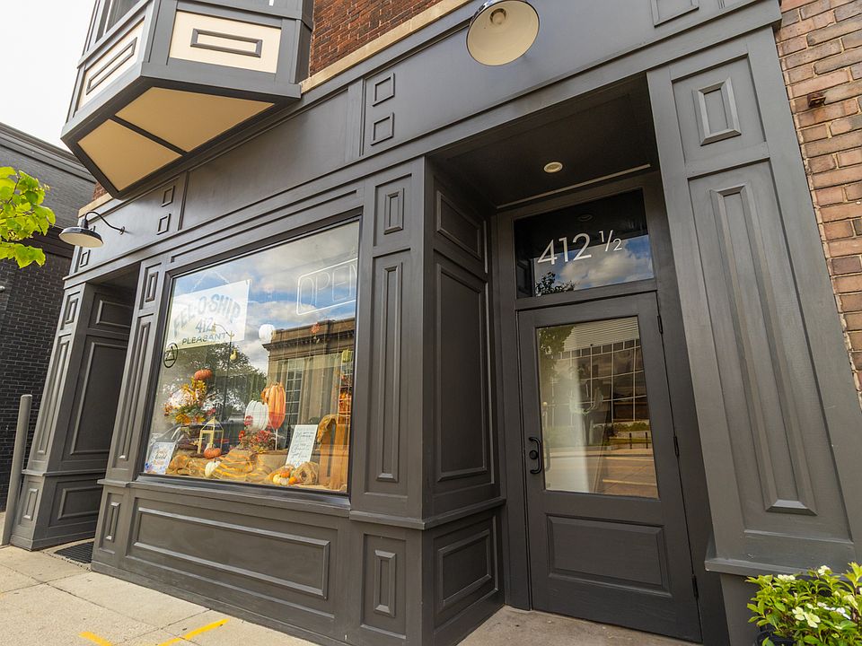 1st image of 412 1/2 Pleasant St #2