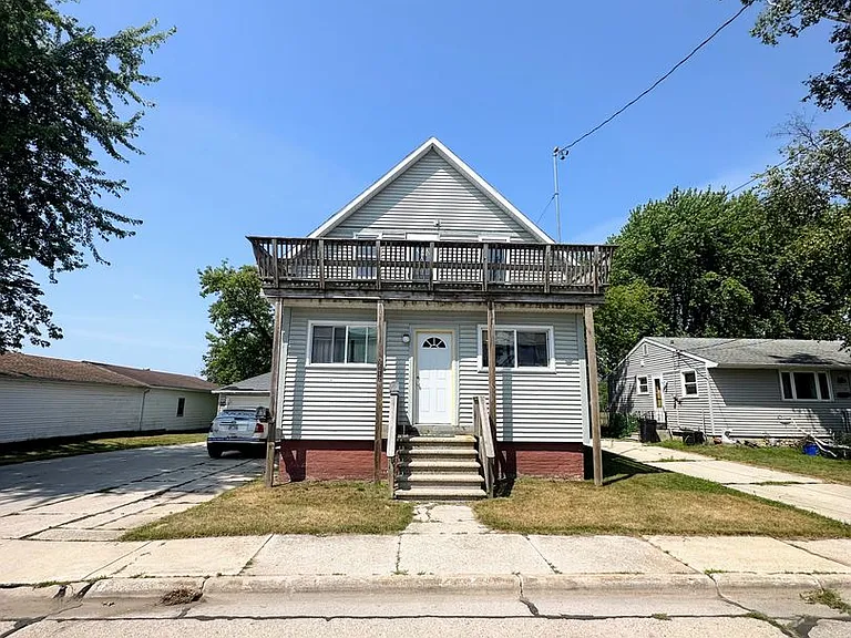 2212 School St — Photo 2