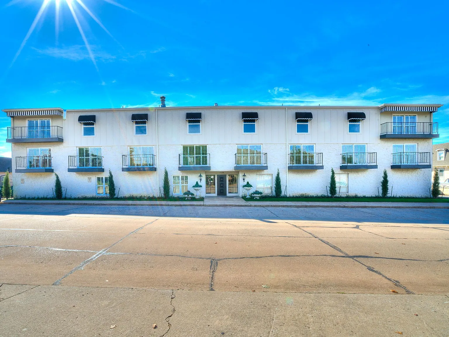 2 bed, 2.5 bath, 1250 sqft, $2,100 — Photo 2