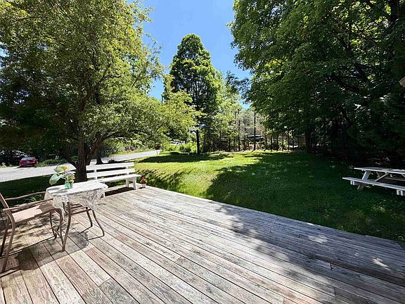 5th image of 120 Carriage Hill Road