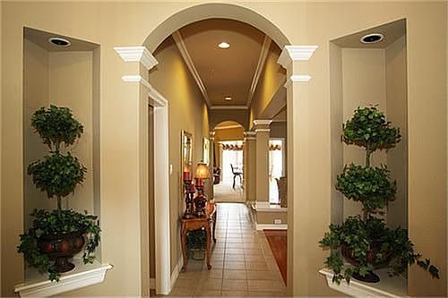 2nd image of 820 Doral Dr