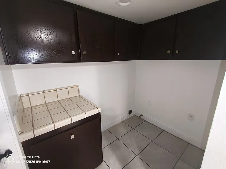 5920 Stockdale Hwy #B — Photo 9