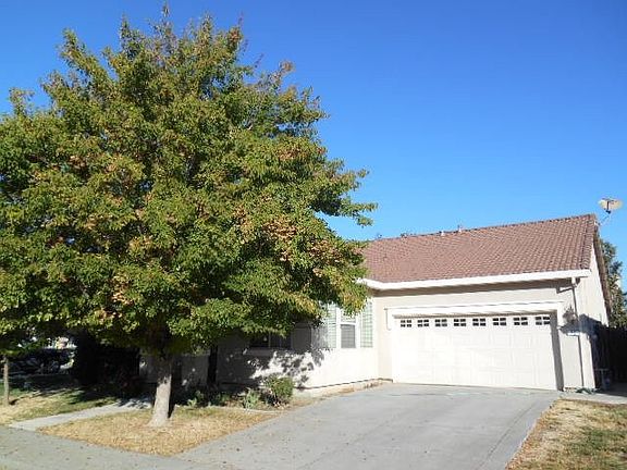 3rd image of 70 Jarvis Cir