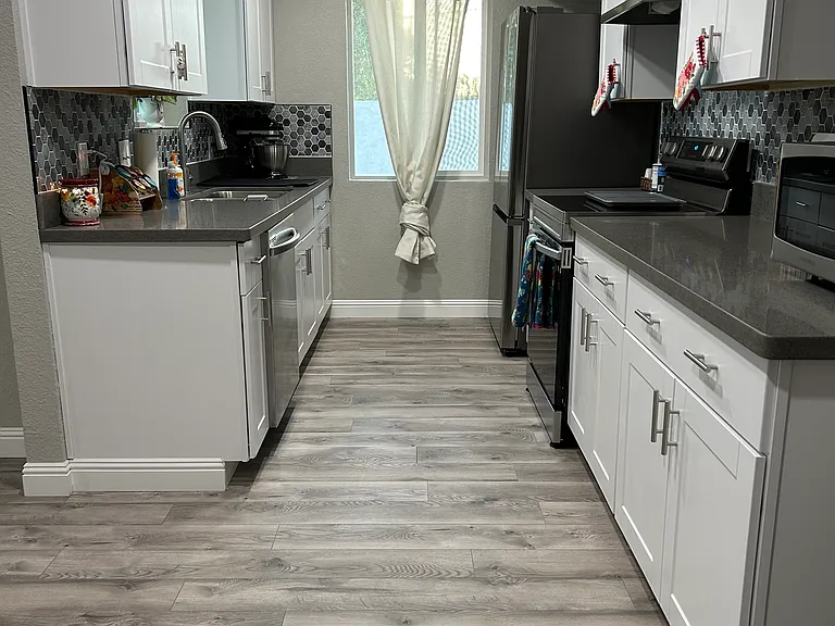 2804 S 18th Ave — Photo 9