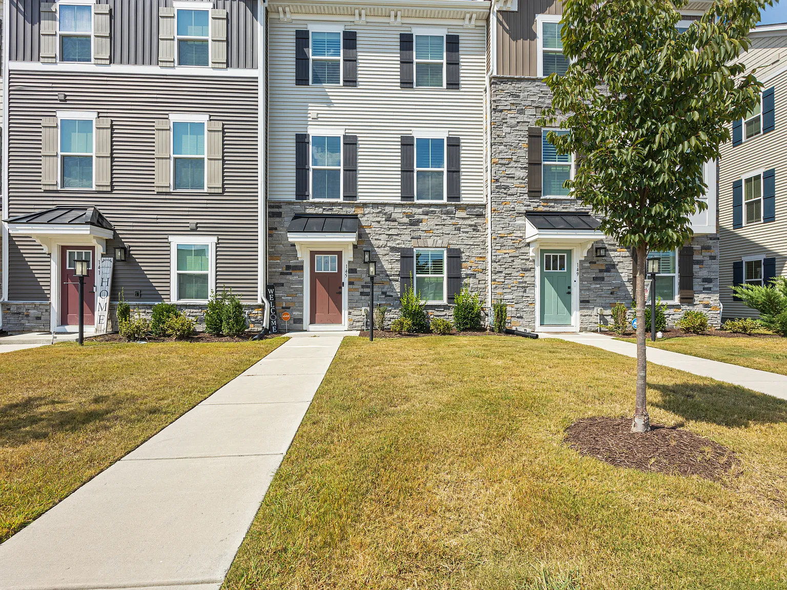 3 bed, 1725 sqft, $2,700 — Photo 2