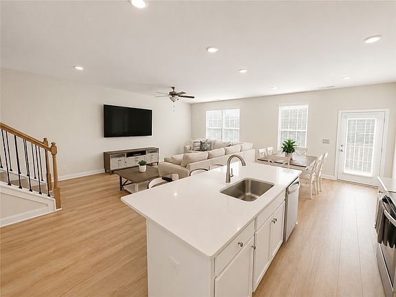 4th image of 3202 Alana Ct