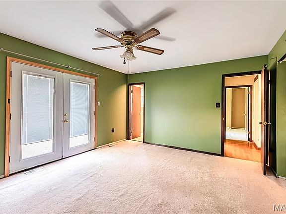 17th image of 71 Shady Oaks Dr