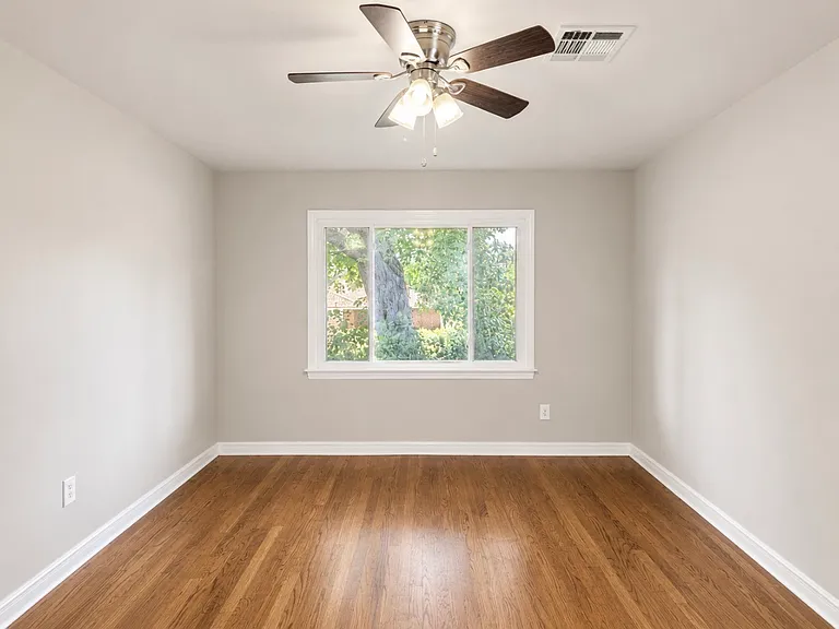 4713 N Harvey Pkwy — Photo 14