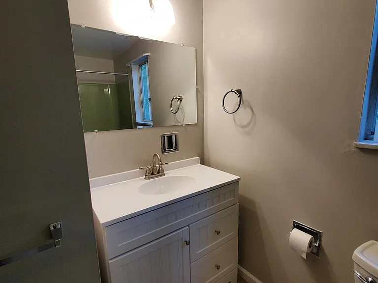 2nd floor - full bath