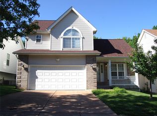 541 Winter Bluff Dr, Fenton, MO