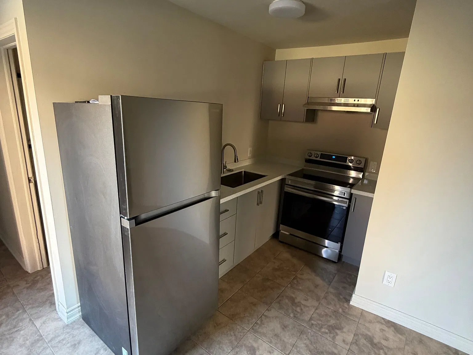 1 bed, $1,400 — Photo 2