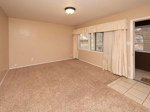 3rd image of 1041 Darwood Ave