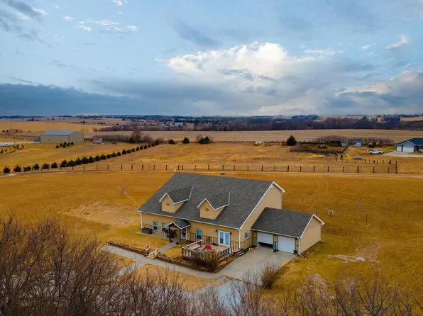 1718 County Rd E, Wahoo, NE 68066