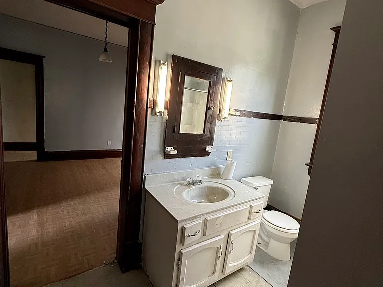 602 E Decatur St — Photo 10
