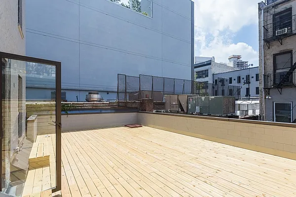 Rented by MNS | media 71