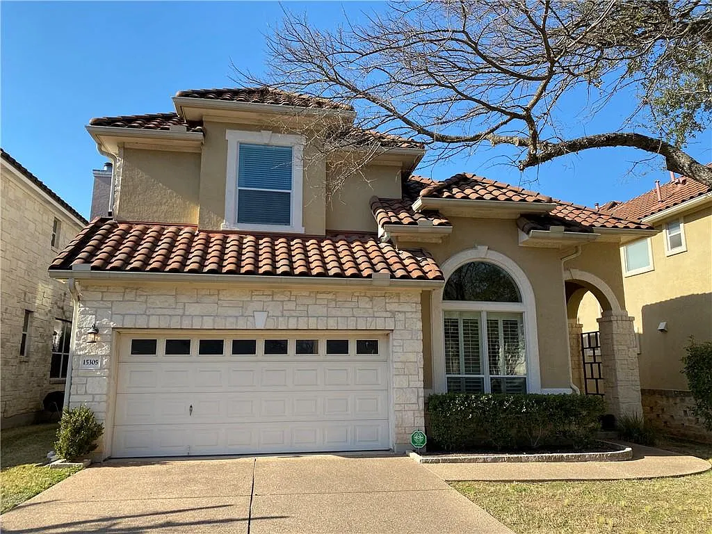 3 bed, 2.5 bath, 2693 sqft, $3,195 — Photo 1