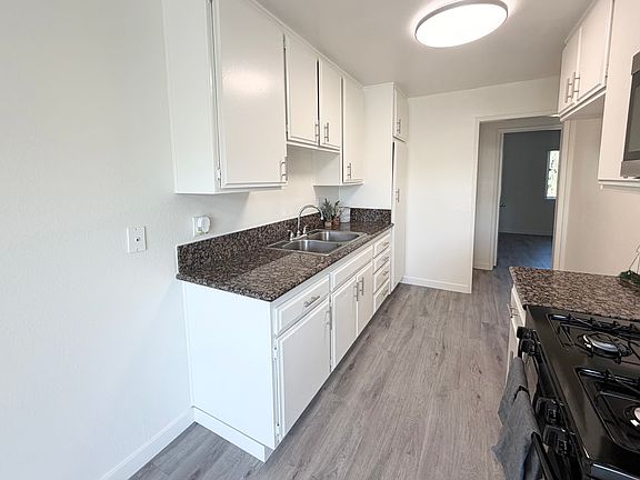 5th image of 1660 W Palm Ln APT 15