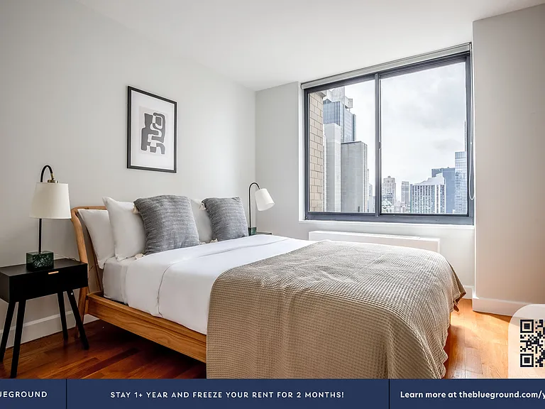 235 W 48th St #38H — Photo 17