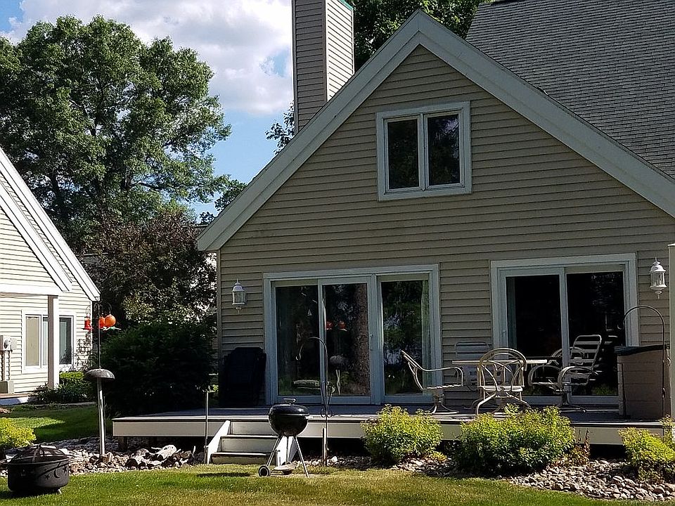 LAKESIDE OF TOWNHOUSE